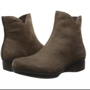 Liza Brown Nubuck Dansko Boot